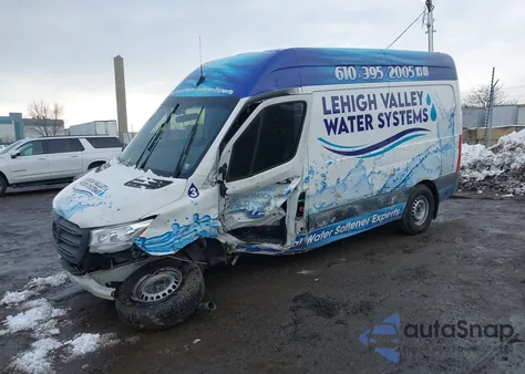 2021 Mercedes-Benz Sprinter 2500 Standard Roof V6 z USA, uszkodzony, nr VIN W1Y4EBHY8MT065705